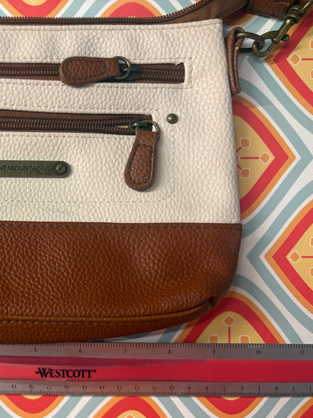 Stone Mountain Crossbody Shoulder Bag in White and Brown 🌵 - Picture 3 of 10